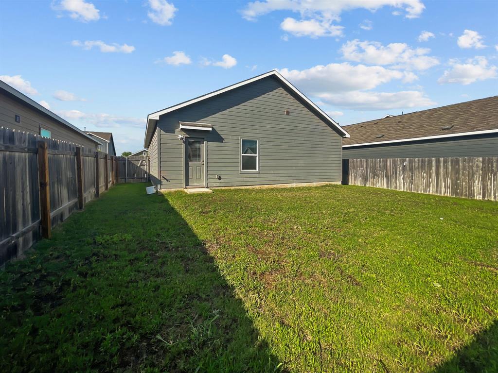 13803 Tordillo Drive, Elgin, Texas image 17