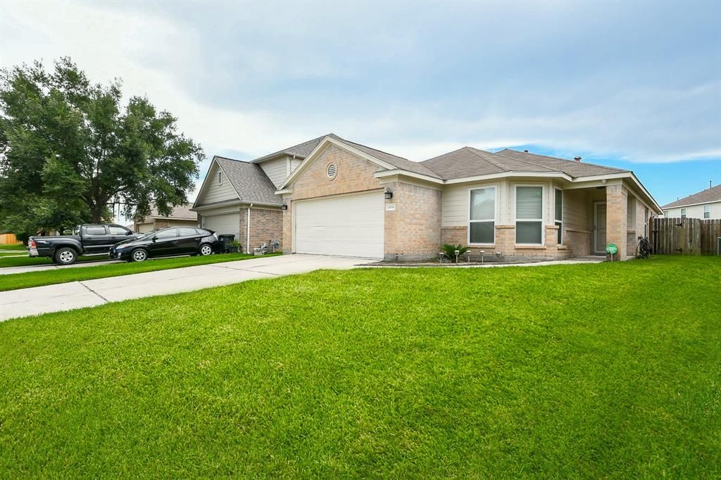 Photo of 4854 Fair Oak Dale Lane, Humble, TX 77346 (MLS # 40543780)