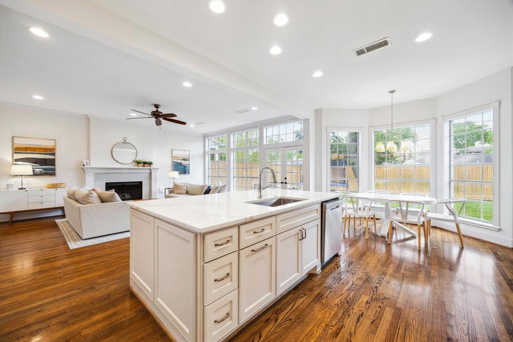 4613 Cedar Oaks Lane, Bellaire, Texas image 13