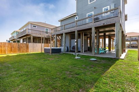 Single Family Residence in Crystal Beach TX 972 Surf 40.jpg