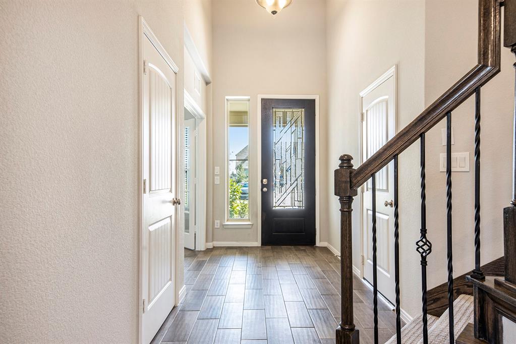 5702 Kenloch Court