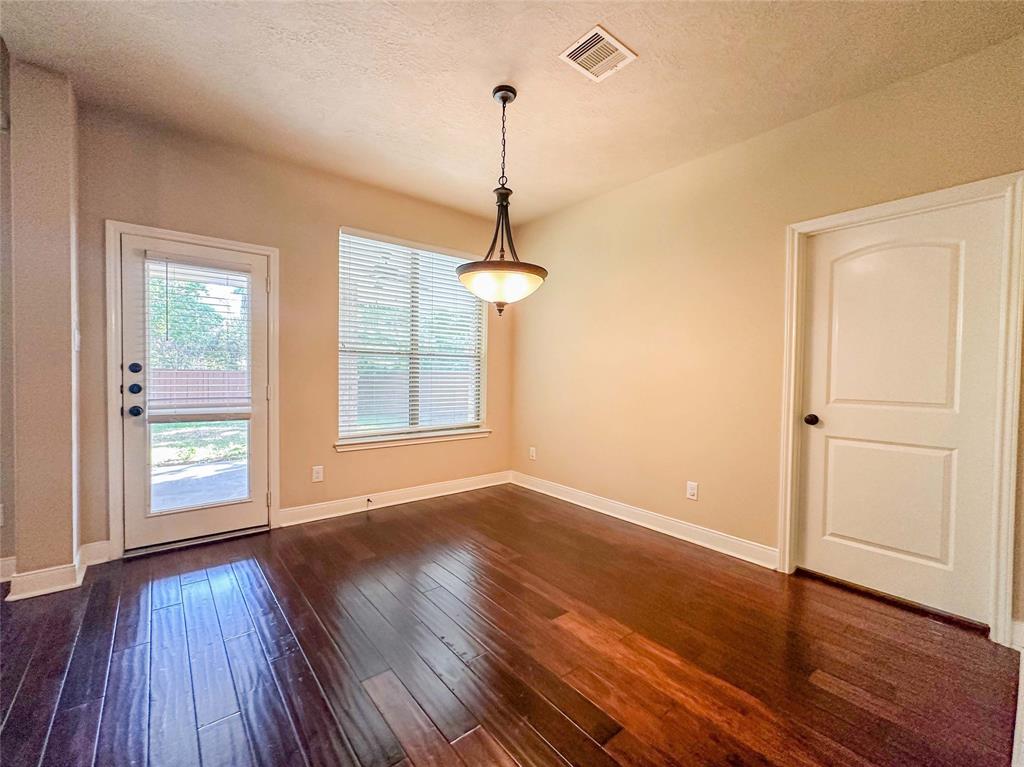 135 E Canyon Wren Circle, Spring, Texas image 17