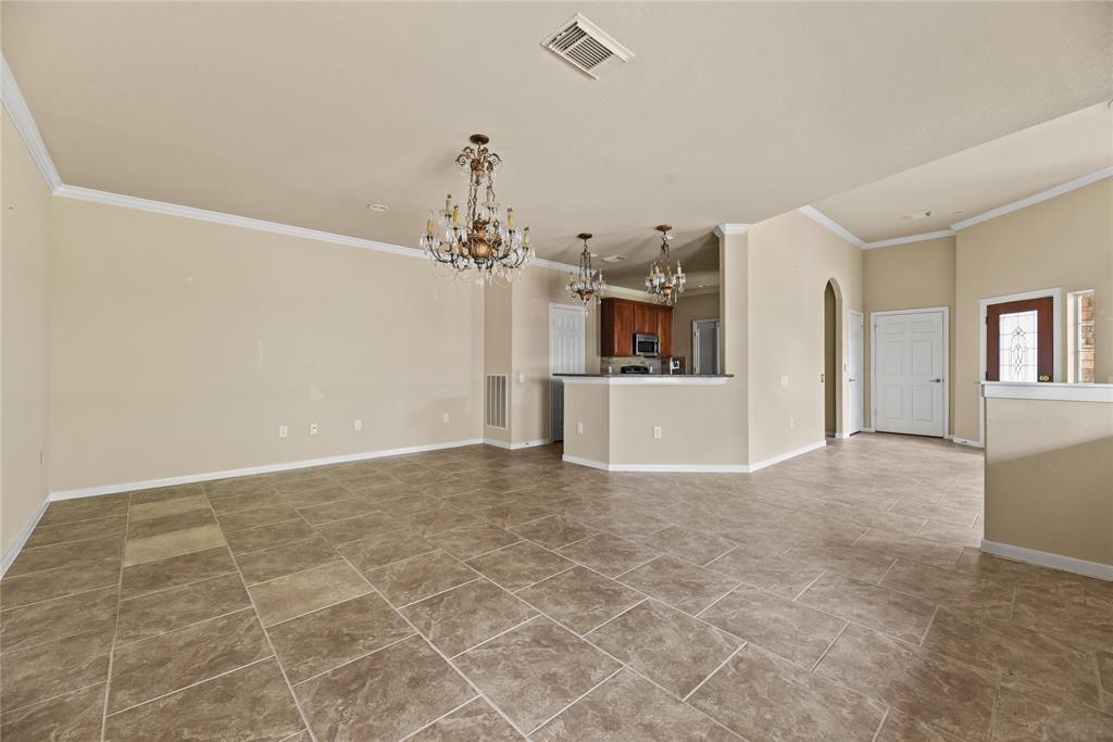 6 Windsor Bridge Drive, Conroe, Texas image 5