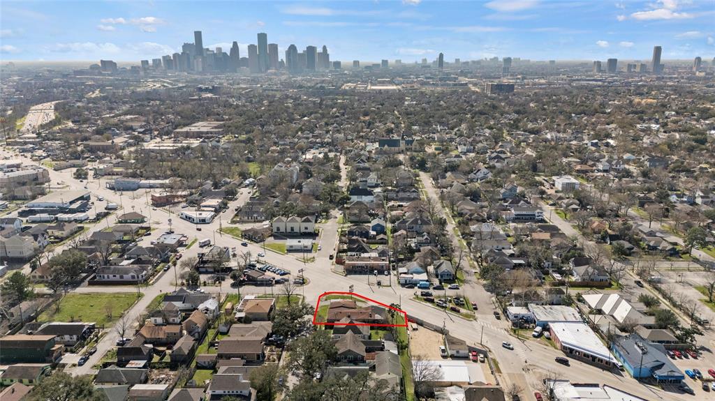 4110 N Main Street, Houston, Texas image 2