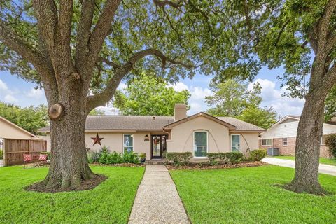Single Family Residence in Houston TX 10715 Cedar Creek Drive.jpg