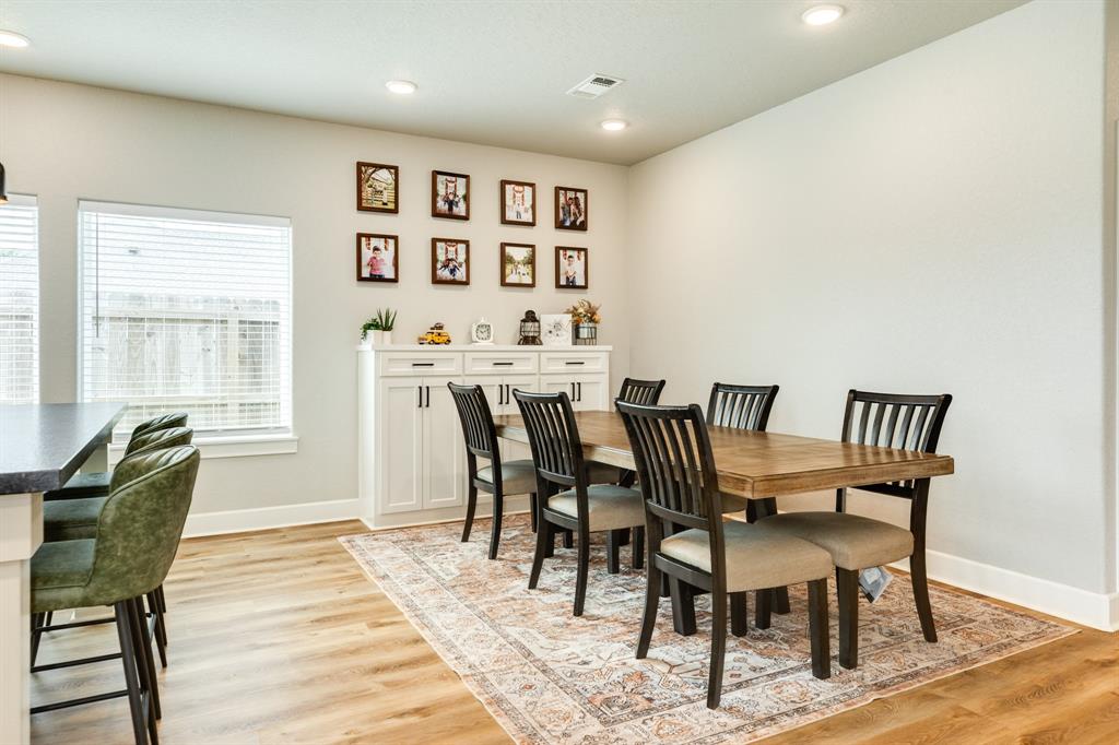 628 Greystone Lane, Angleton, Texas image 17