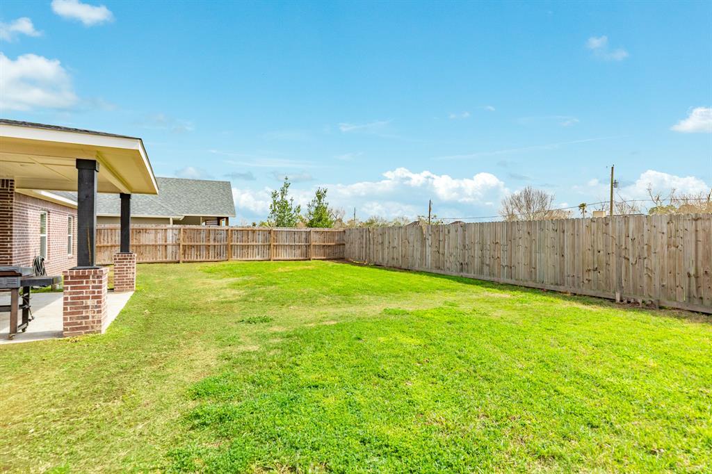 628 Greystone Lane, Angleton, Texas image 32