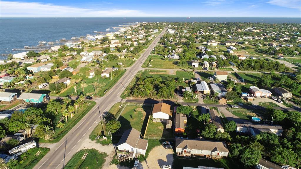 202 19th Street, San Leon, Texas image 2