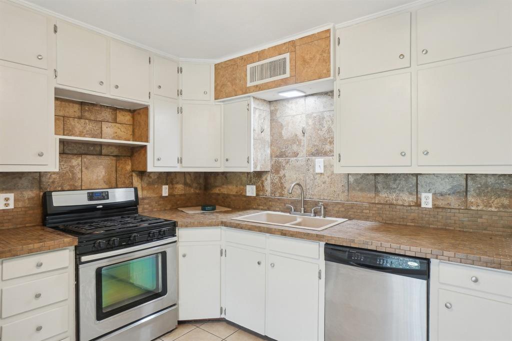 2112 Leyte Drive, Tool, Texas image 15