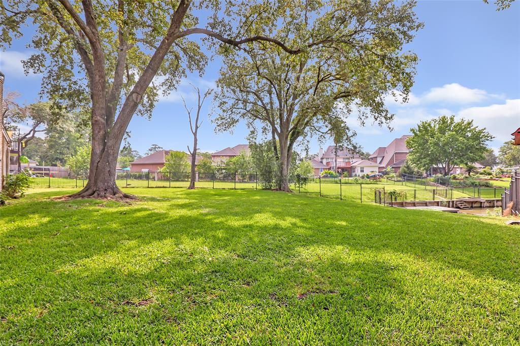 8219 Magnolia Glen Drive, Humble, Texas image 12