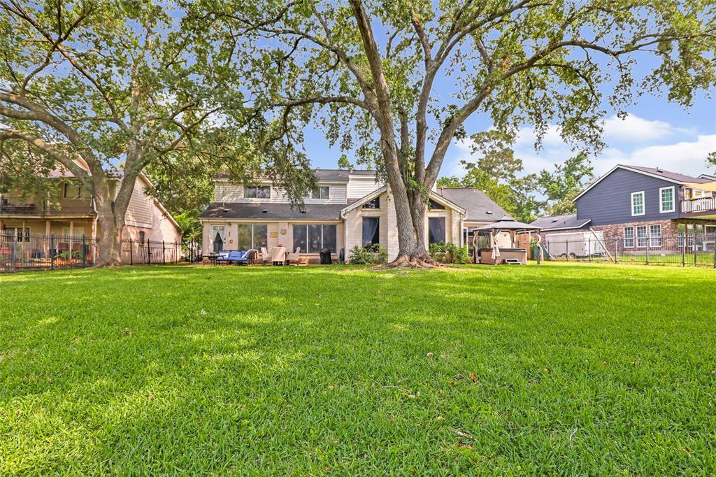 8219 Magnolia Glen Drive, Humble, Texas image 15