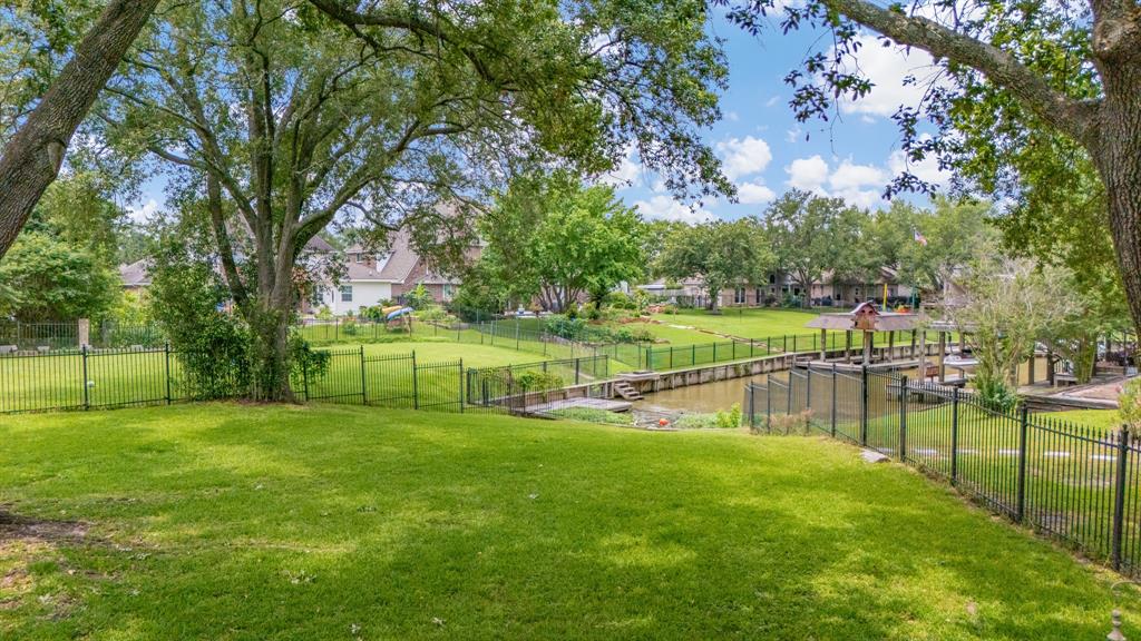 8219 Magnolia Glen Drive, Humble, Texas image 11
