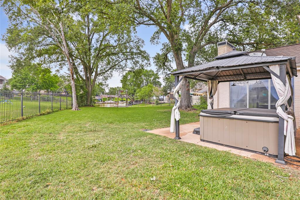 8219 Magnolia Glen Drive, Humble, Texas image 17