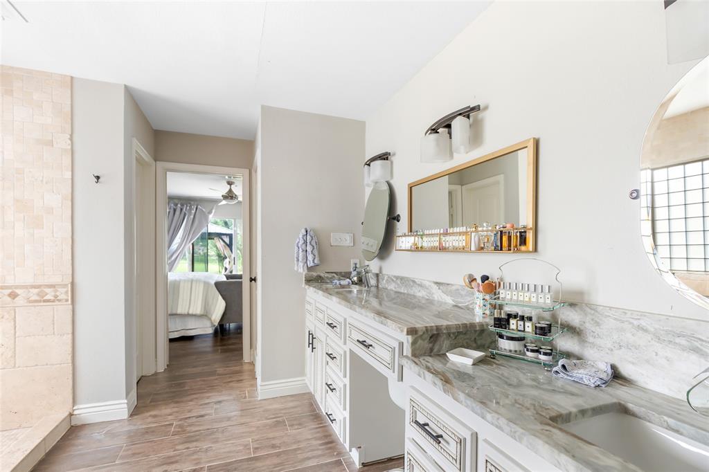 8219 Magnolia Glen Drive, Humble, Texas image 37