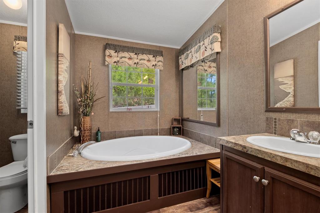 412 Ridge Trail, Trinity, Texas image 14