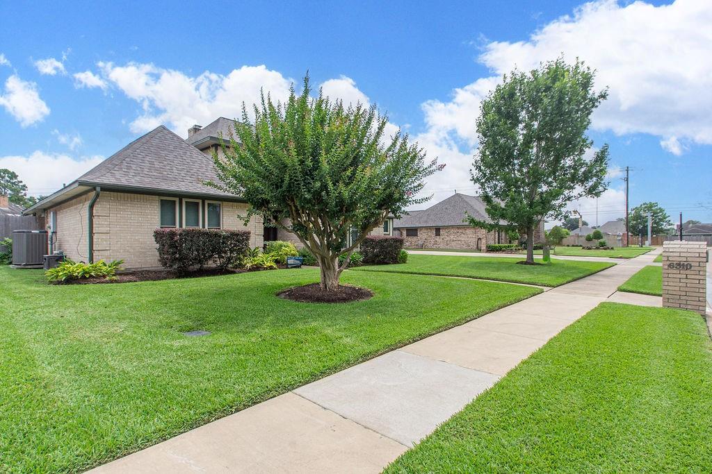 6310 Gleneagles Drive