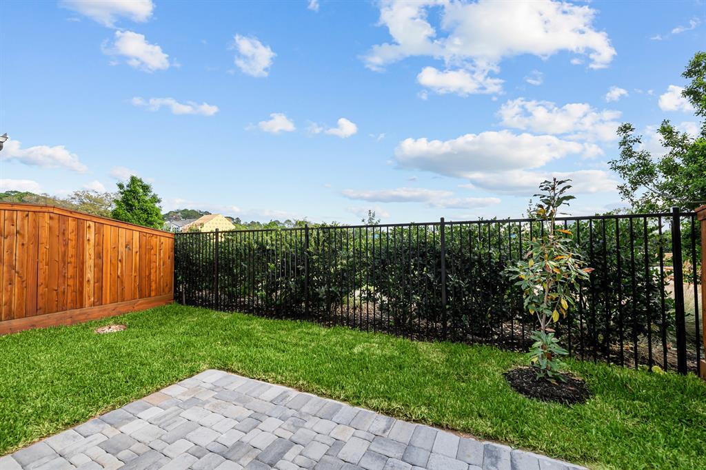 16031 Mason Run Drive, Houston, Texas image 8