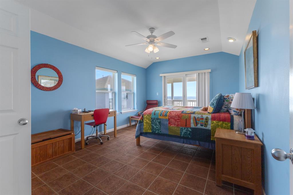 22915 Gulf Drive, Galveston, Texas image 27