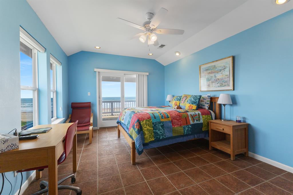 22915 Gulf Drive, Galveston, Texas image 26