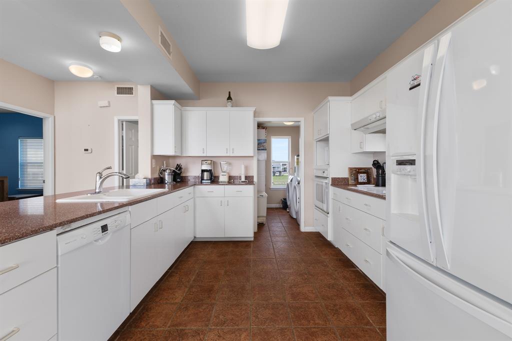 22915 Gulf Drive, Galveston, Texas image 14