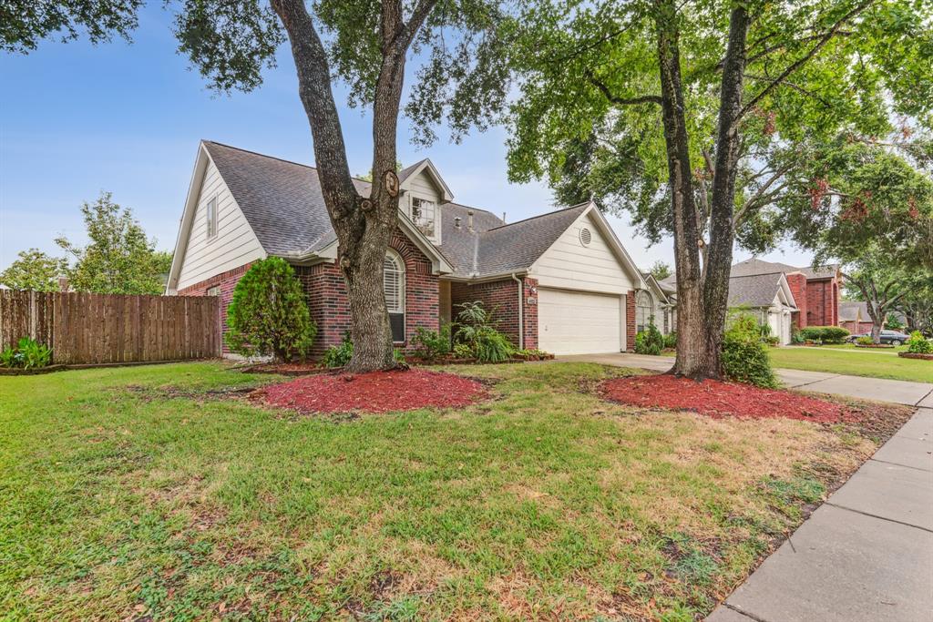 4422 Boy Scout Drive Dr, Friendswood, Texas image 1