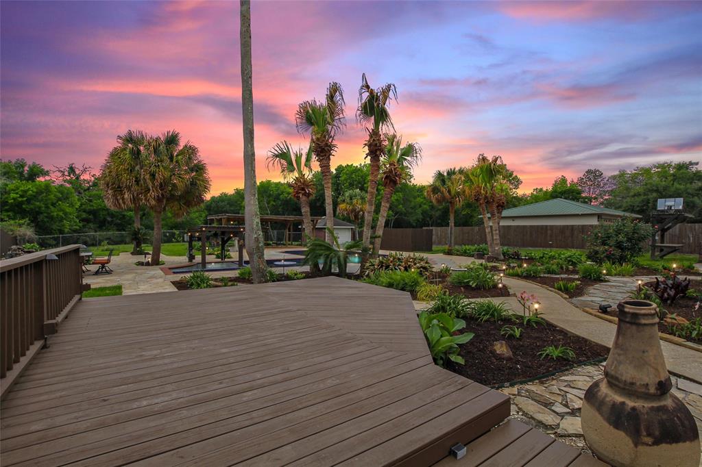 2204 Airline Drive