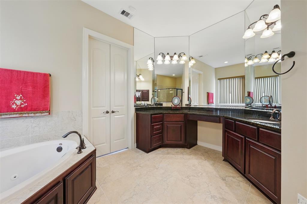 2915 Sentry Oak Way, Sugar Land, Texas image 18