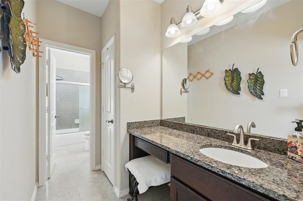 2915 Sentry Oak Way, Sugar Land, Texas image 31