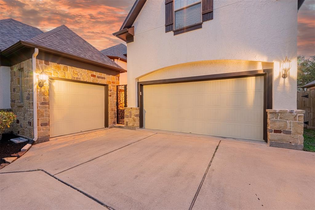 2915 Sentry Oak Way, Sugar Land, Texas image 40