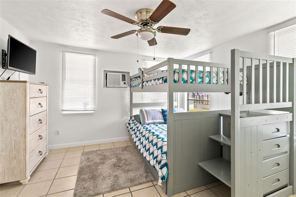 302 Ocean Avenue, Surfside Beach, Texas image 9