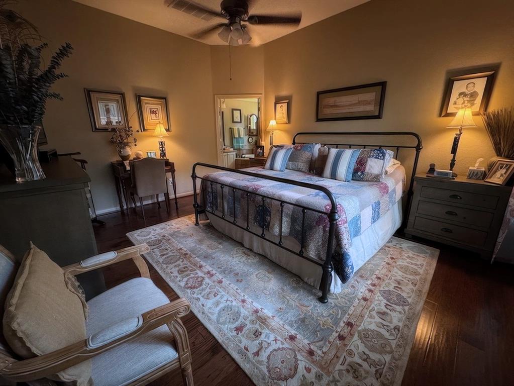 119 Douvaine Court, The Woodlands, Texas image 9