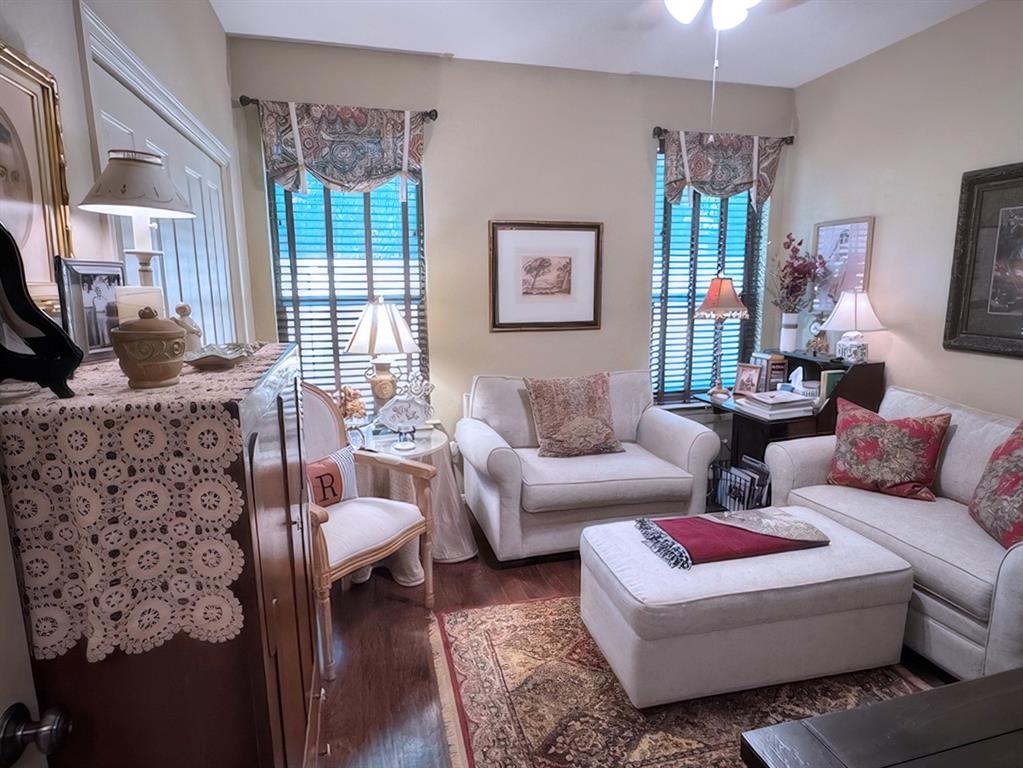 119 Douvaine Court, The Woodlands, Texas image 10