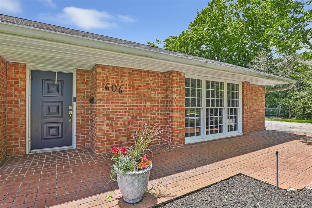 606 N Main Street, Dayton, Texas image 4