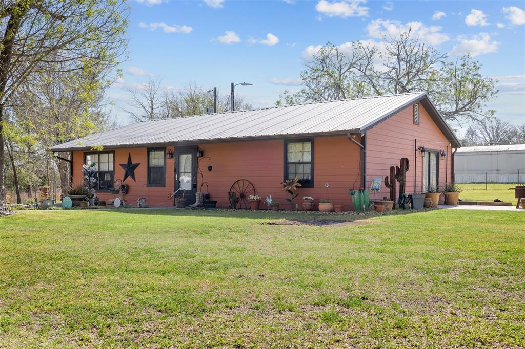 302 Dan Drive, Somerville, Texas image 1