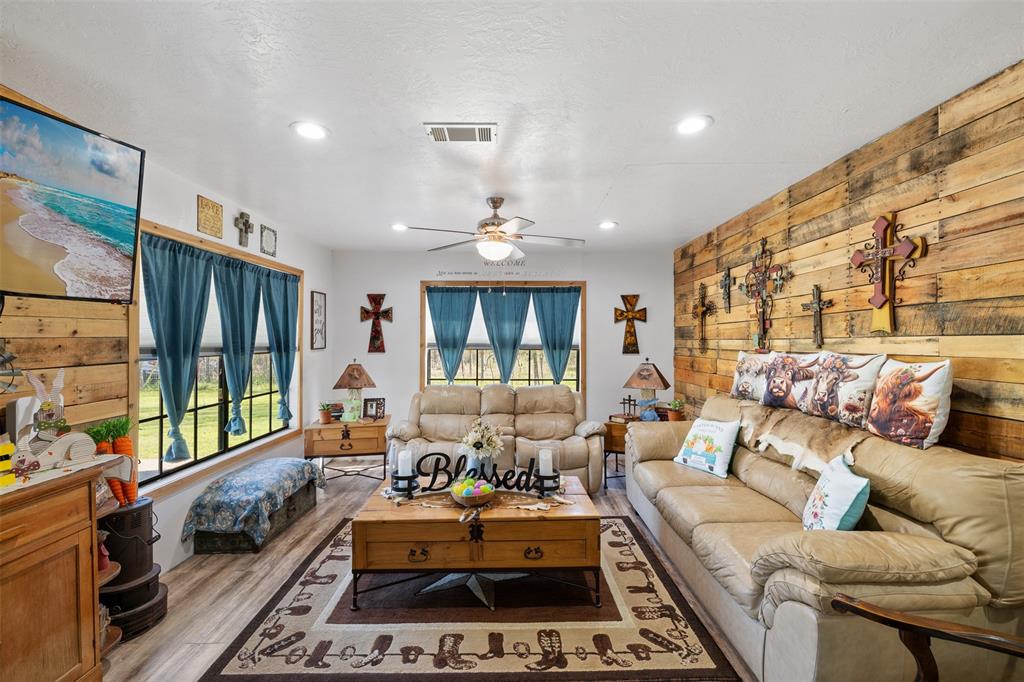 302 Dan Drive, Somerville, Texas image 4