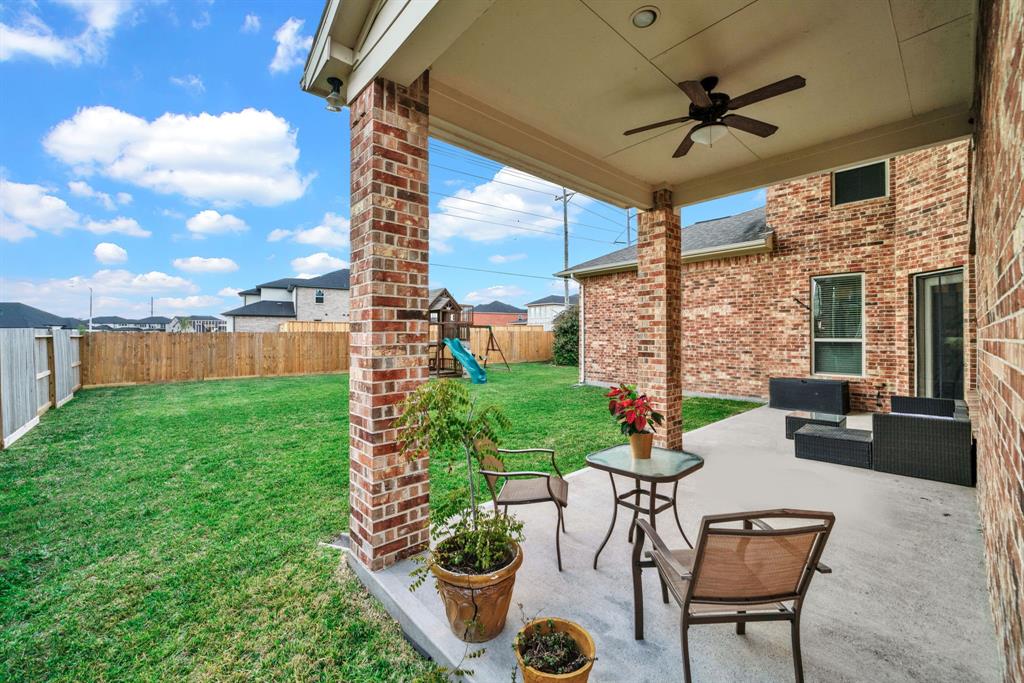 1040 Bolivar Point Lane, Friendswood, Texas image 39