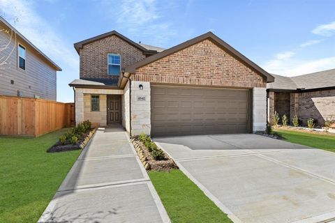 Single Family Residence in Pinehurst TX 2935 Colonia Blossom Lane.jpg