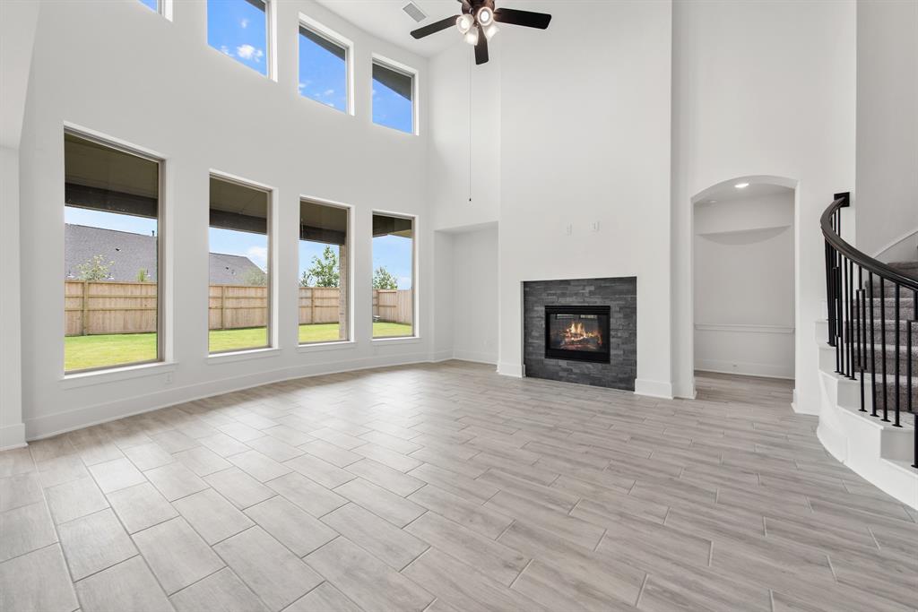 119 Teralyn Grove Loop, Willis, Texas image 4