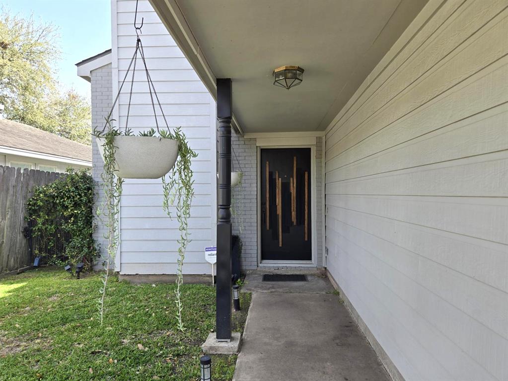 2203 Dowling Drive, Richmond, Texas image 3