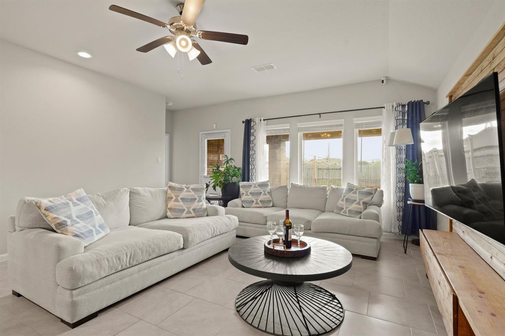 1439 Memorial Bend Boulevard, Missouri City, Texas image 11