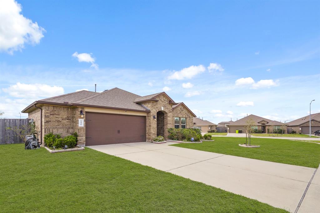1439 Memorial Bend Boulevard, Missouri City, Texas image 3