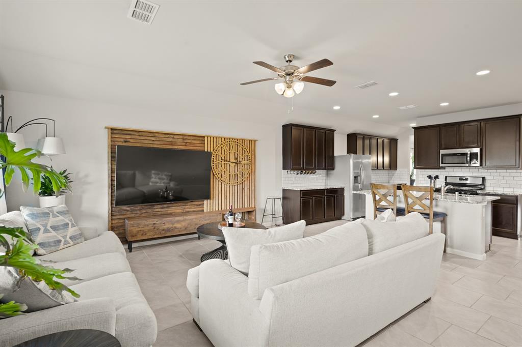 1439 Memorial Bend Boulevard, Missouri City, Texas image 12