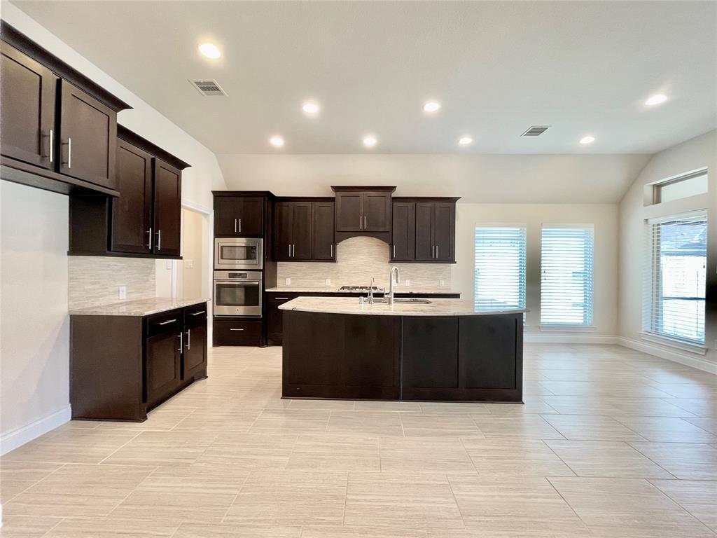 2023 Deer Valley, Missouri City, Texas image 8