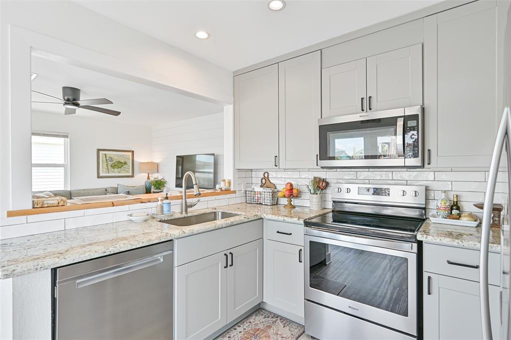 16716 Tahiti Way, Galveston, Texas image 28