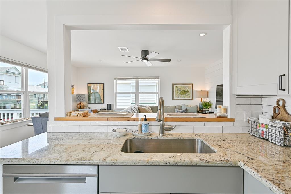 16716 Tahiti Way, Galveston, Texas image 29
