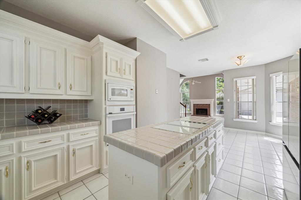 3410 Clover Valley Drive, Kingwood, Texas image 12