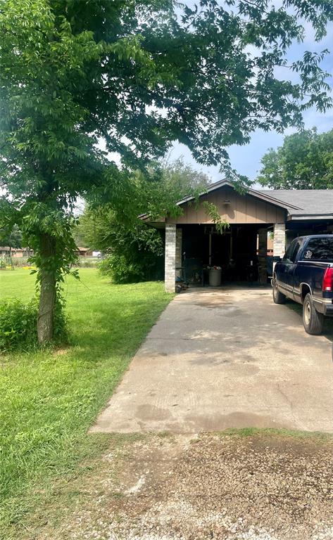 111 Sowescor Street, Crockett, Texas image 2