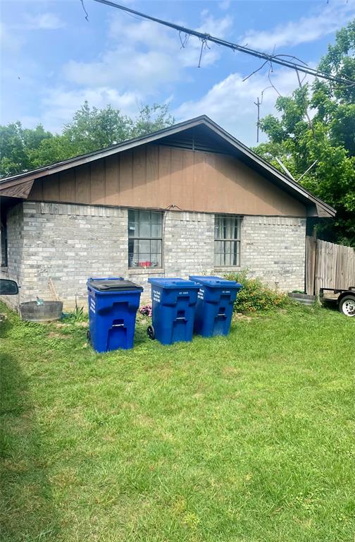 111 Sowescor Street, Crockett, Texas image 3