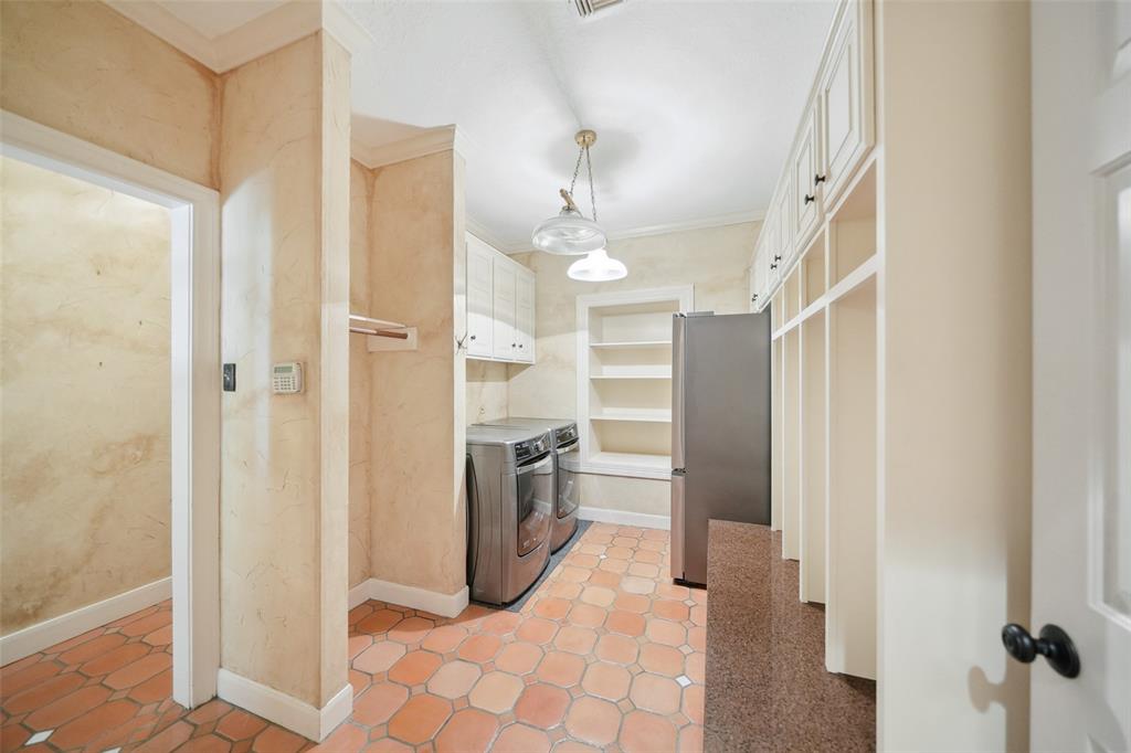 26 Russet Wood Court, The Woodlands, Texas image 14