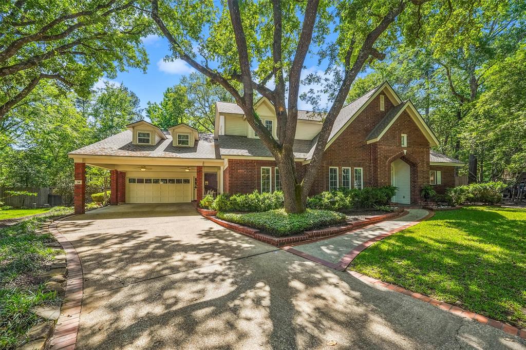 26 Russet Wood Court, The Woodlands, Texas image 2